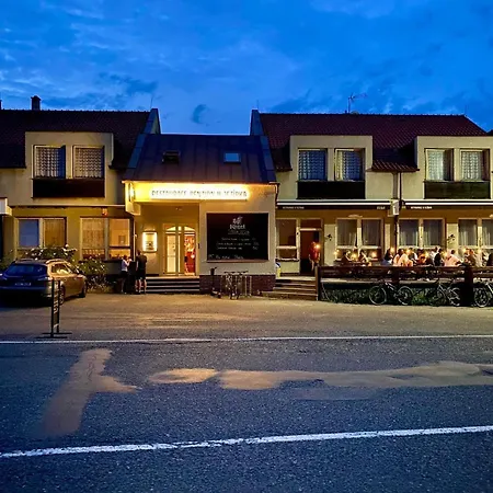 Restaurace A U Jezirka Konukevi